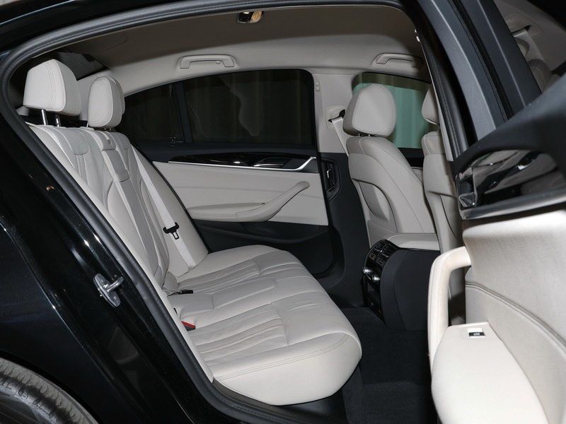 BMW 520d xDrive Limo. DrivAss RFK LED HUD 18Zoll