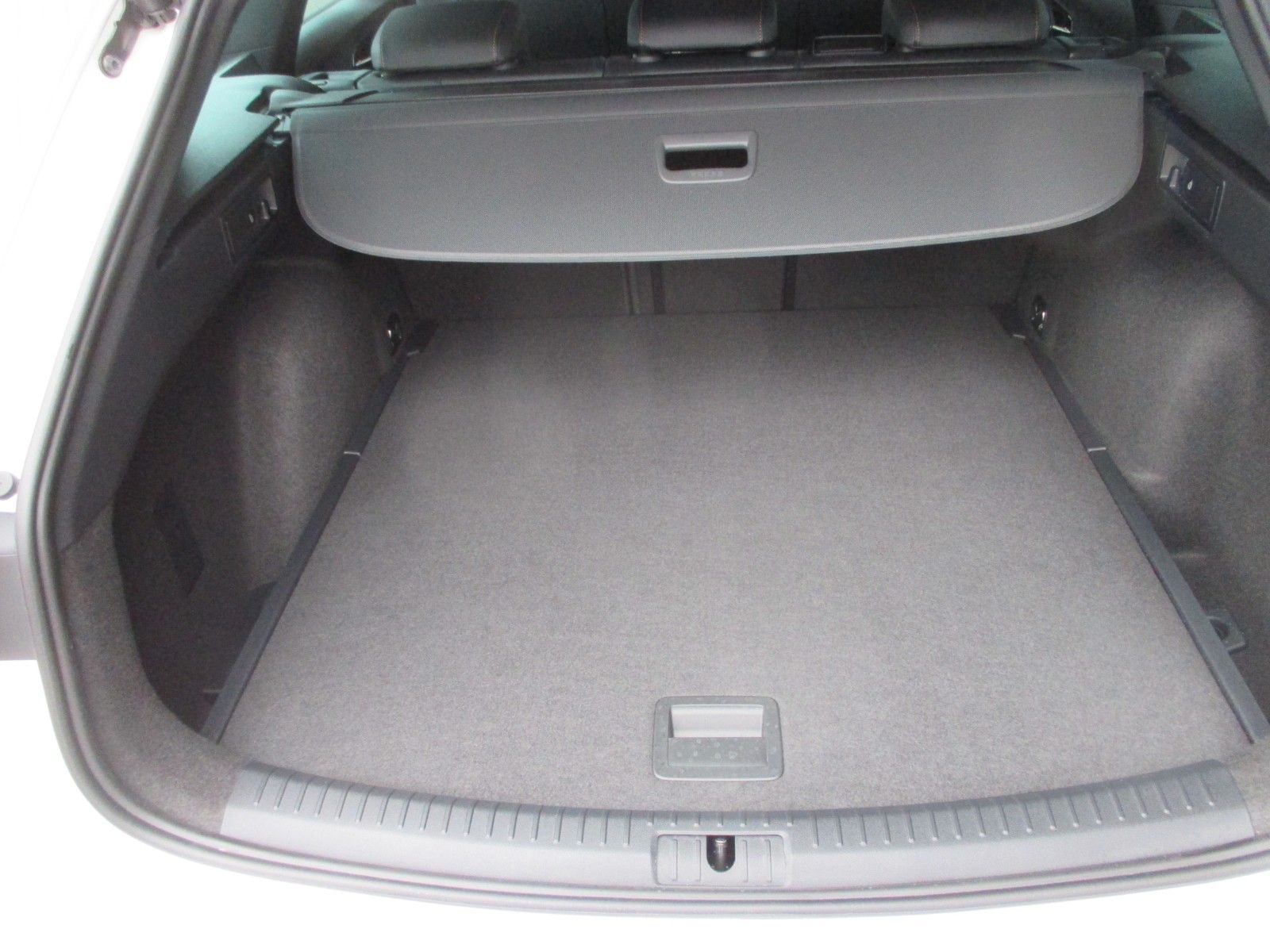 Cupra Leon 2.0 TDI DSG Sportstoure - Samsaru's Car Outlet
