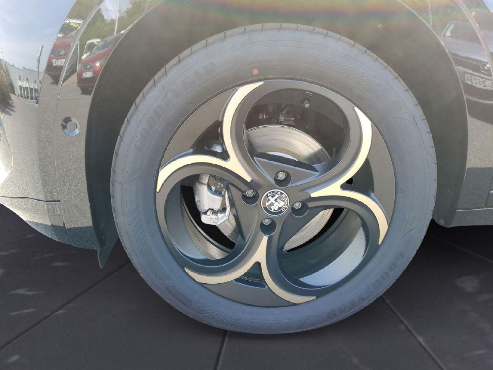 Alfa Romeo Junior Intensa Sondermodell, SHZ, Navi, 360°, 1,