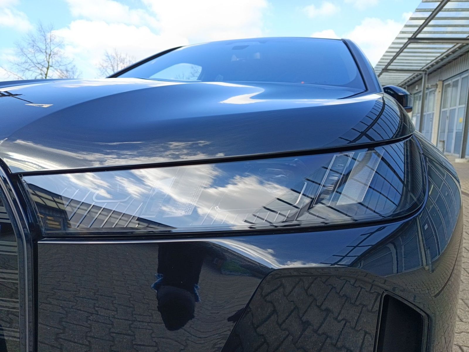 BMW iX M70 xDrive+M SPORT+ICONIC+SKY LOUNGE+DR.ASS.P