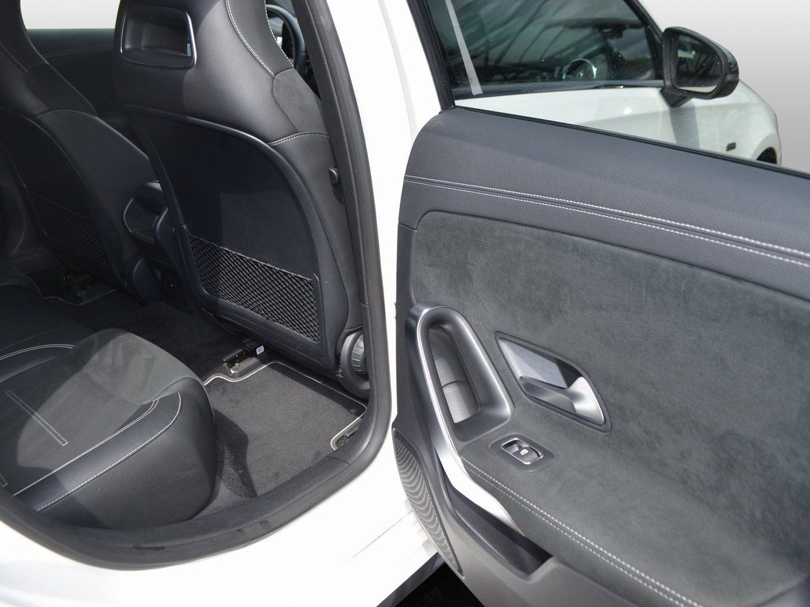 Mercedes-Benz e HYBR EDITION 2020 AMG - Samsaru's Car Outlet