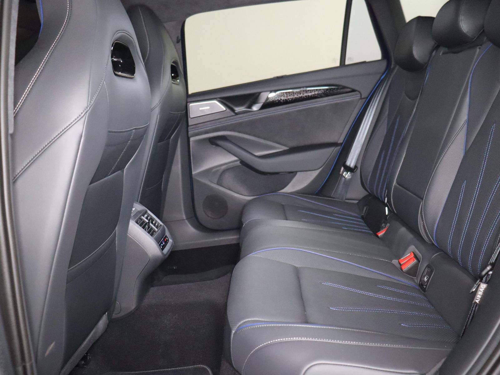 Volkswagen Passat Variant R-Line 1.5TSI e-Hybrid 398,-ohne