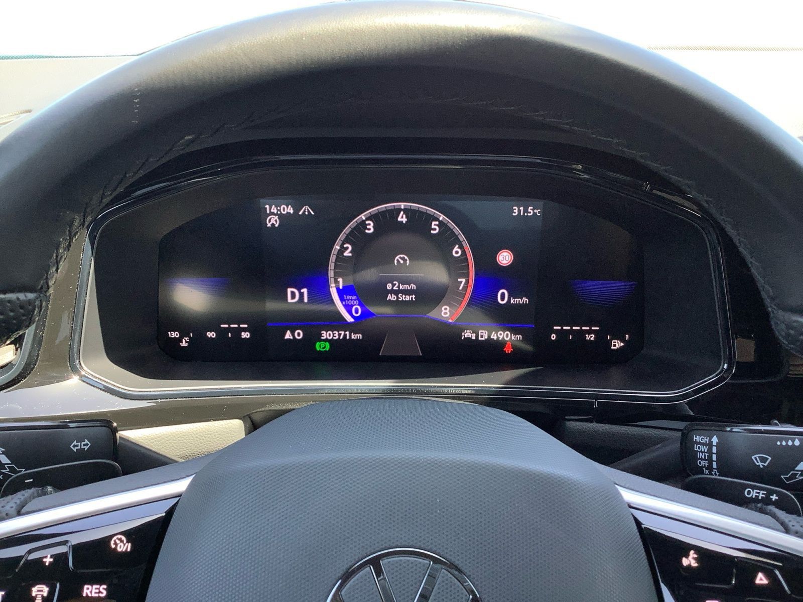 Volkswagen T-Roc 1.5 TSI DSG R-Line - Samsaru's Car Outlet