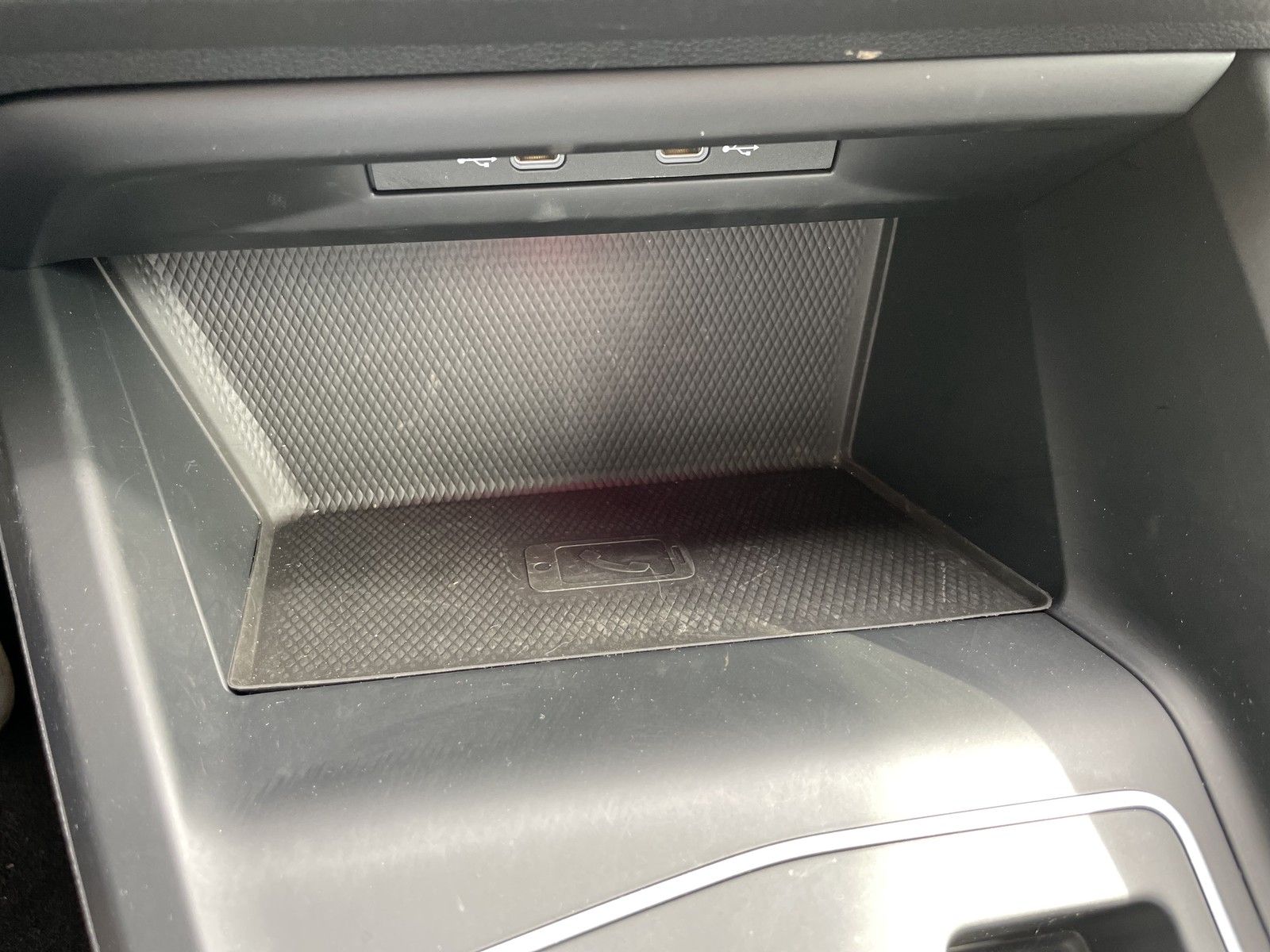 Volkswagen Golf VIII Move eTSI - Samsaru's Car Outlet