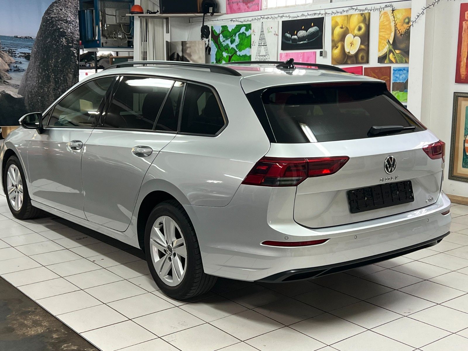 Volkswagen Golf VIII Variant Life eTSI - Samsaru's Car Outlet