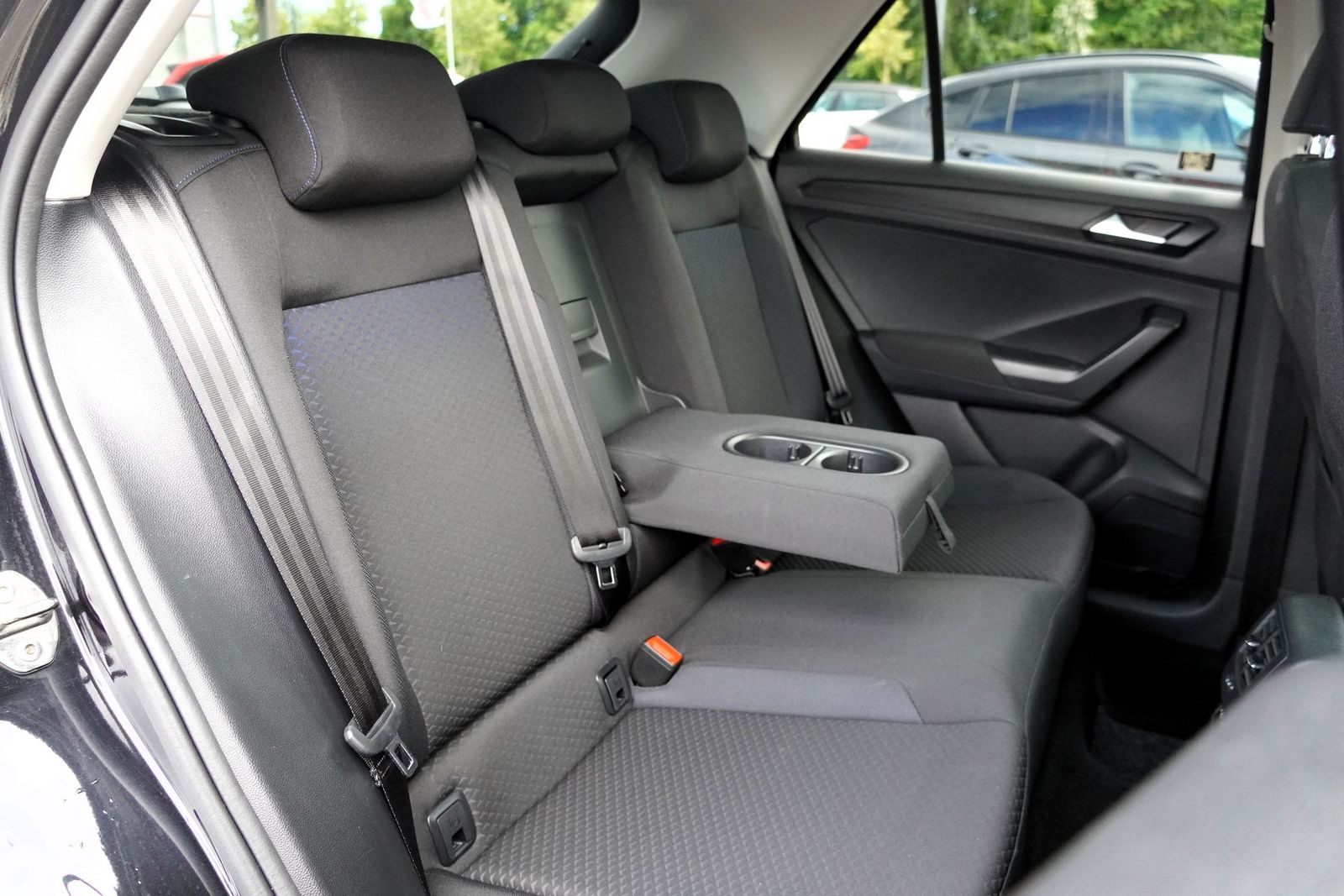 Volkswagen T-Roc 1.0 TSI United - Samsaru's Car Outlet
