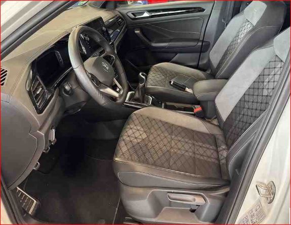 Volkswagen T-Roc 1.0 TSI R-Line - Samsaru's Car Outlet