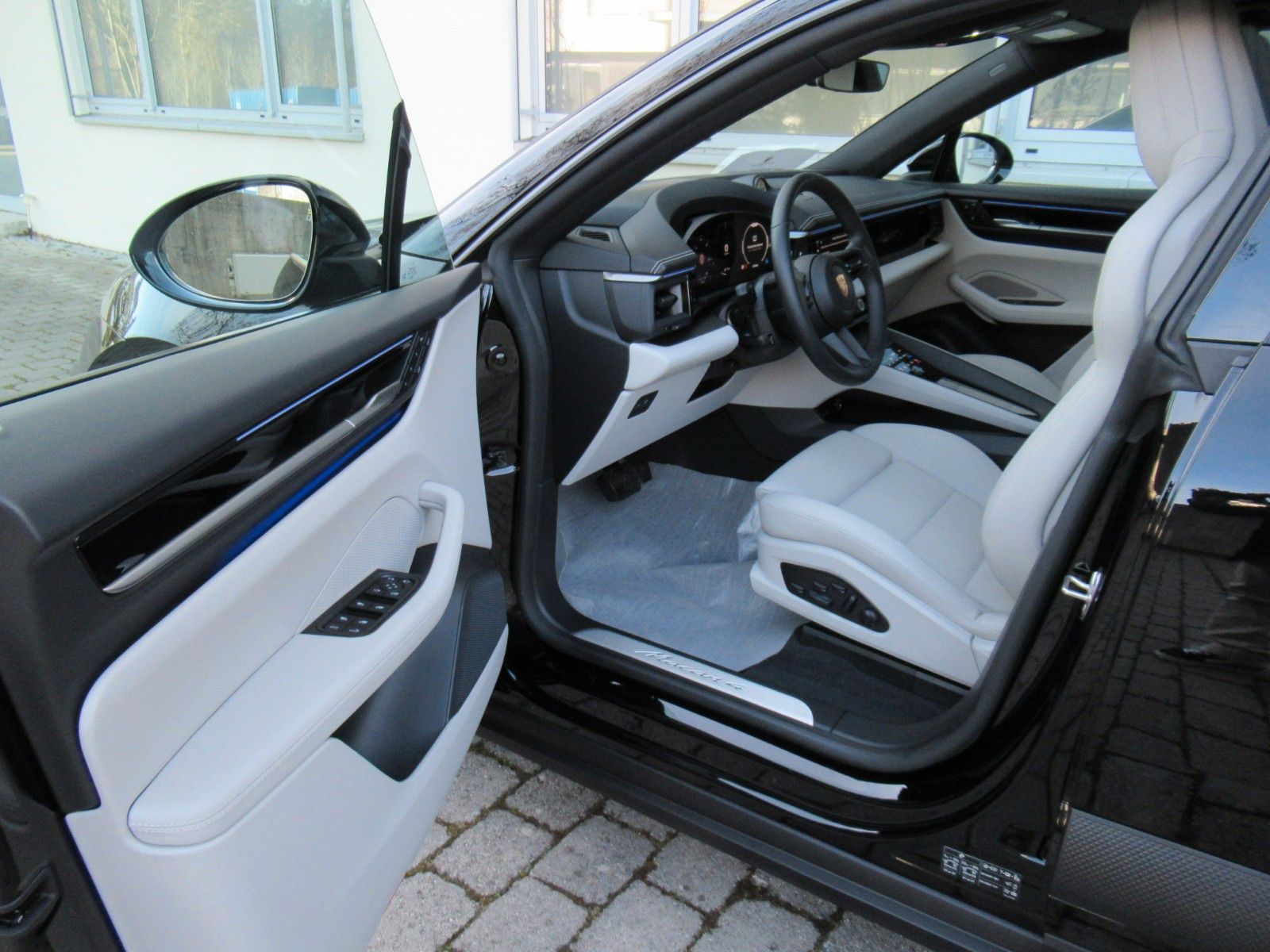 Porsche MACAN 4e HEAD-UP - Samsaru's Car Outlet