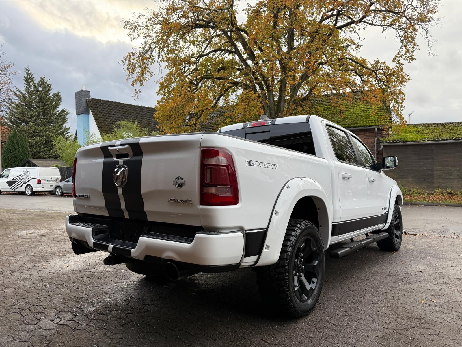 Dodge LARAMI*SPORT*12"RADIO*PANO*OFFROAD*BÜGEL*GARANTI