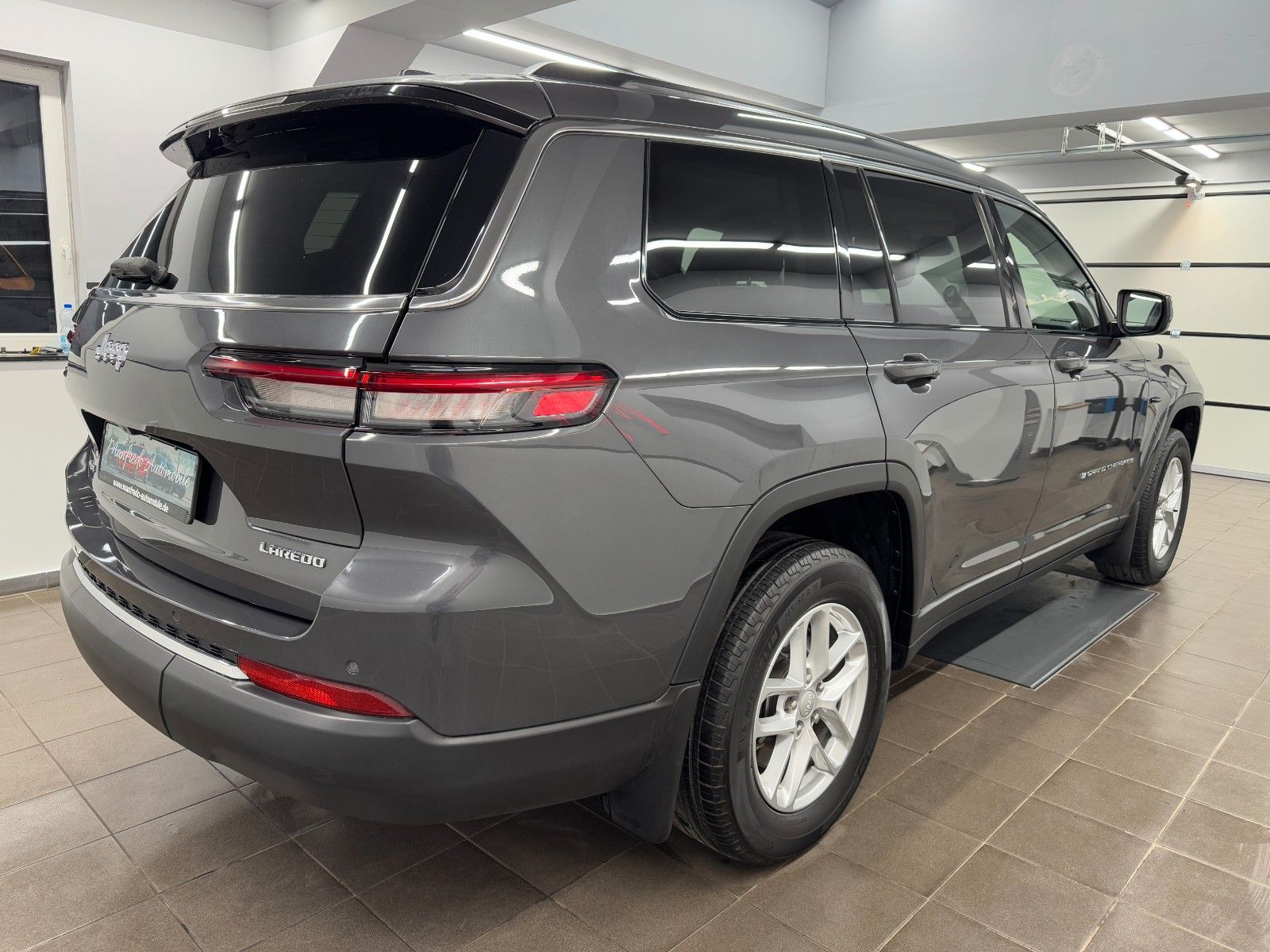 Jeep Grand Cherokee L Laredo 4x4/Unfallfrei!/Akh-3,1T