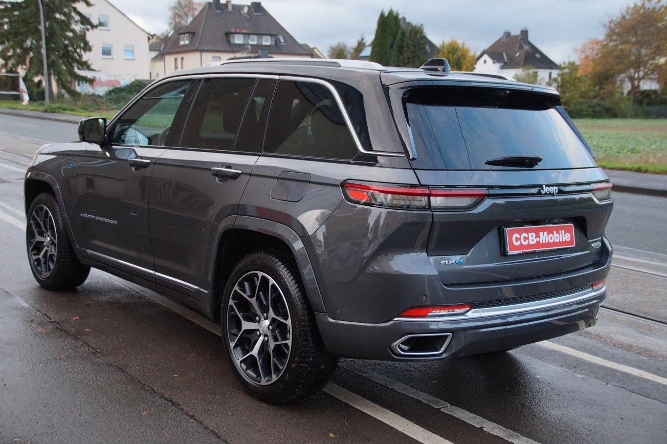 Jeep Summit Reserve Pl*1HAND*NEUWERTIG*VOLL* NP 107.