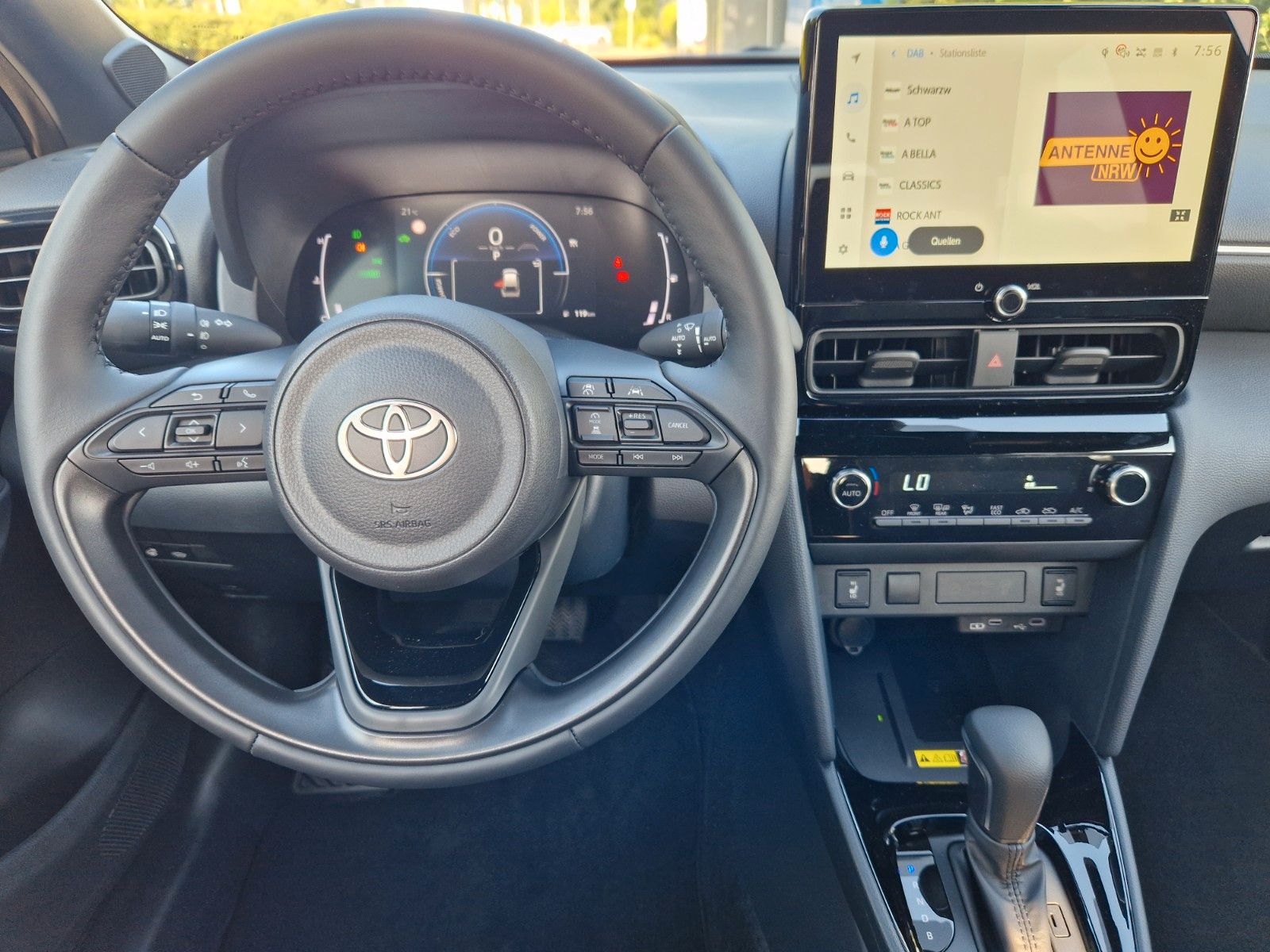 Toyota Yaris Cross 1,5 Teamplayer Safety + Winter Paket