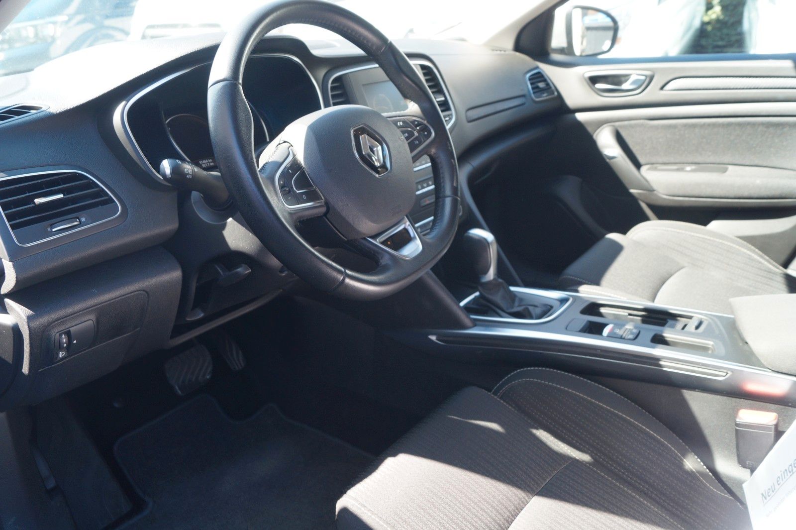 Renault Megane IV Grandtour Business Edition - Samsaru's Car Outlet