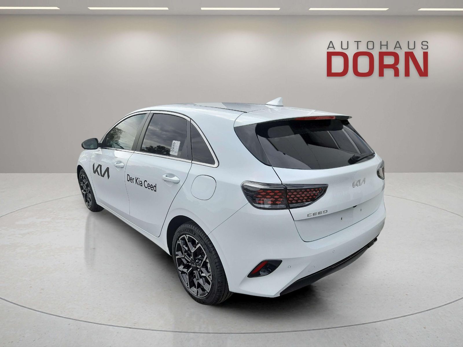 Kia Ceed Nightline 48V - Samsaru's Car Outlet