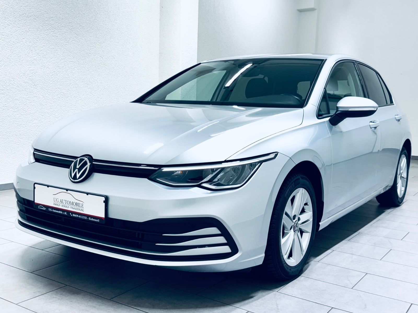 Volkswagen Golf VIII Life 2.0 TDI - Samsaru's Car Outlet