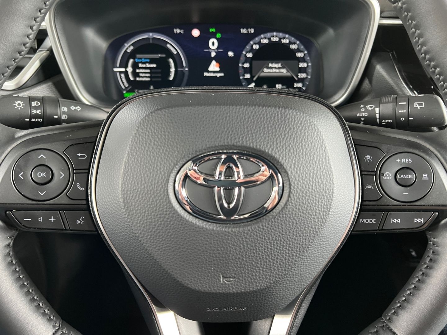 Toyota Corolla 1.8 Hybrid TS Business Edition *SHZ*CAM*