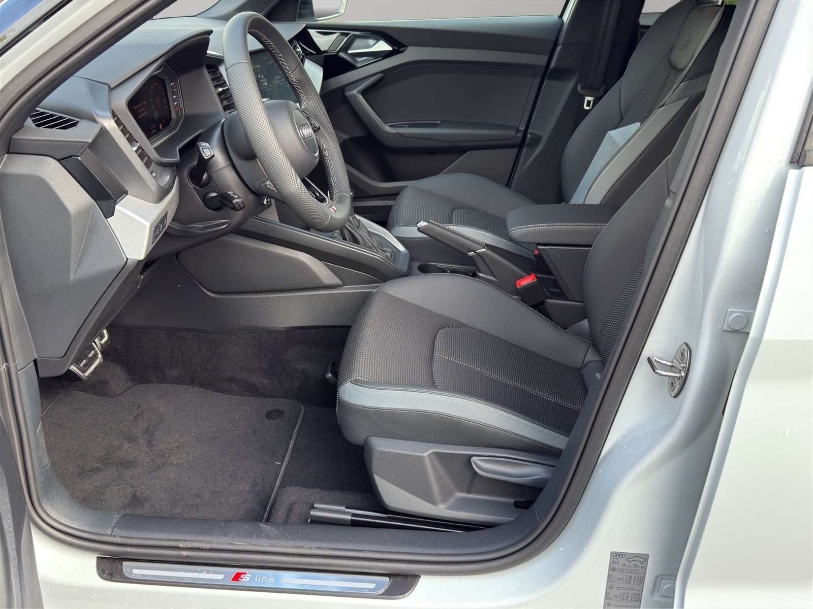 Audi A1 Sportback S line 35 TFSI S tronic Optik schw.