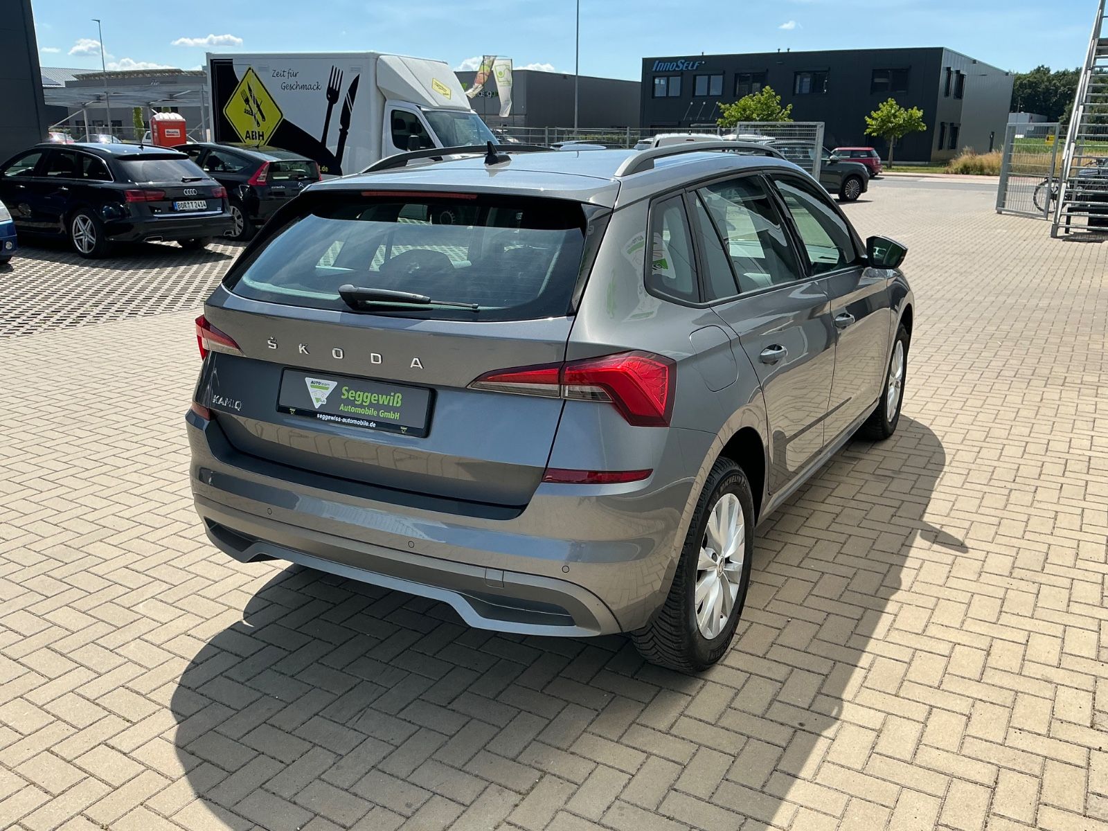Skoda Kamiq Ambition DSG - Samsaru's Car Outlet