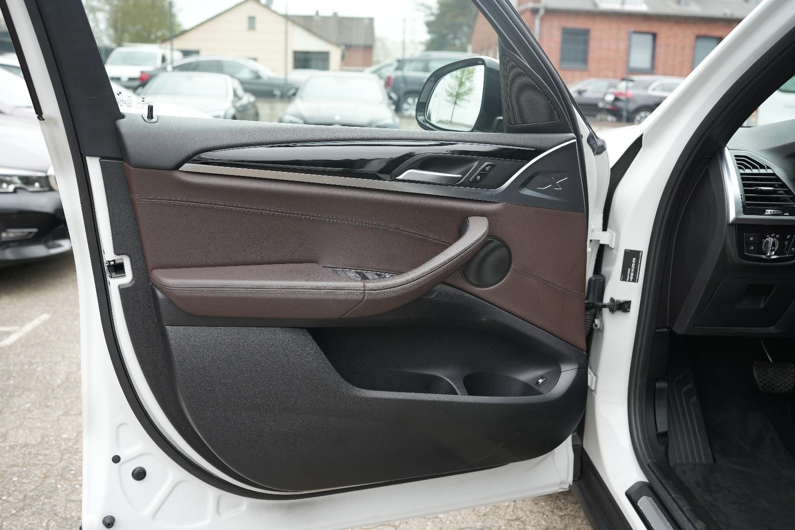 BMW X3 30e X Line xDrive*LED*AHK*PANO*NAV*HEADUP*