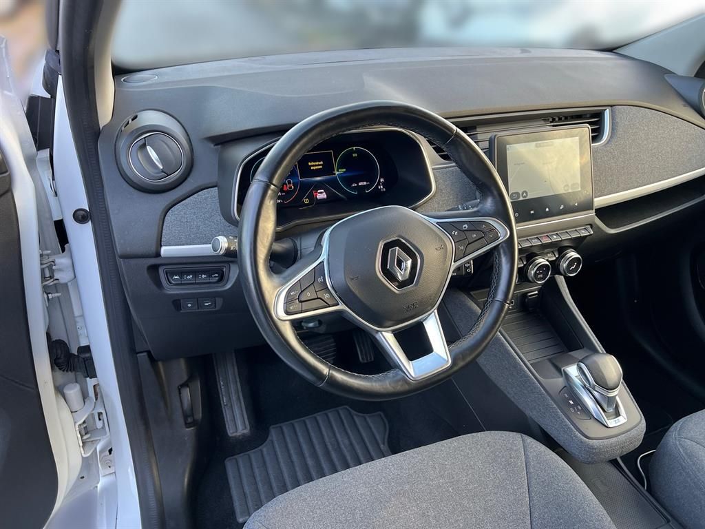 Renault ZOE Experience Z.E. 50 - Samsaru's Car Outlet
