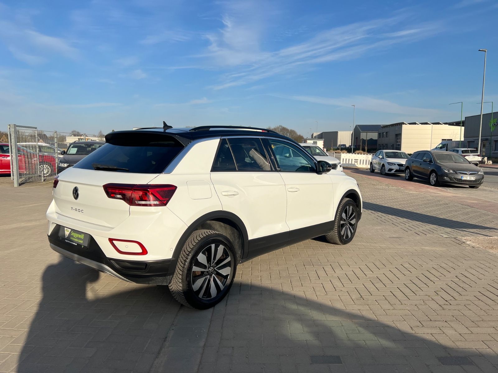 Volkswagen T-Roc 1.0 TSI Move - Samsaru's Car Outlet