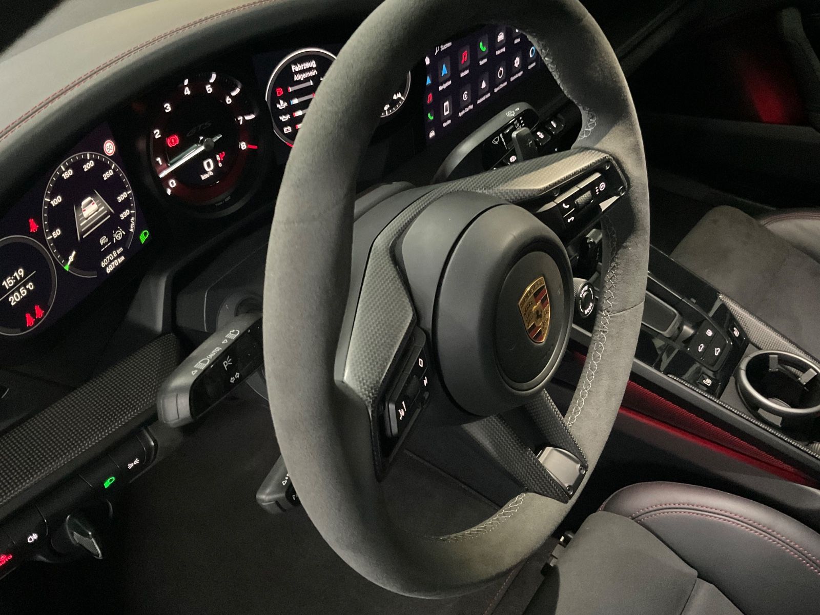 Porsche 911 / 992 Carrera 4 GTS / Kamera / Glasdach