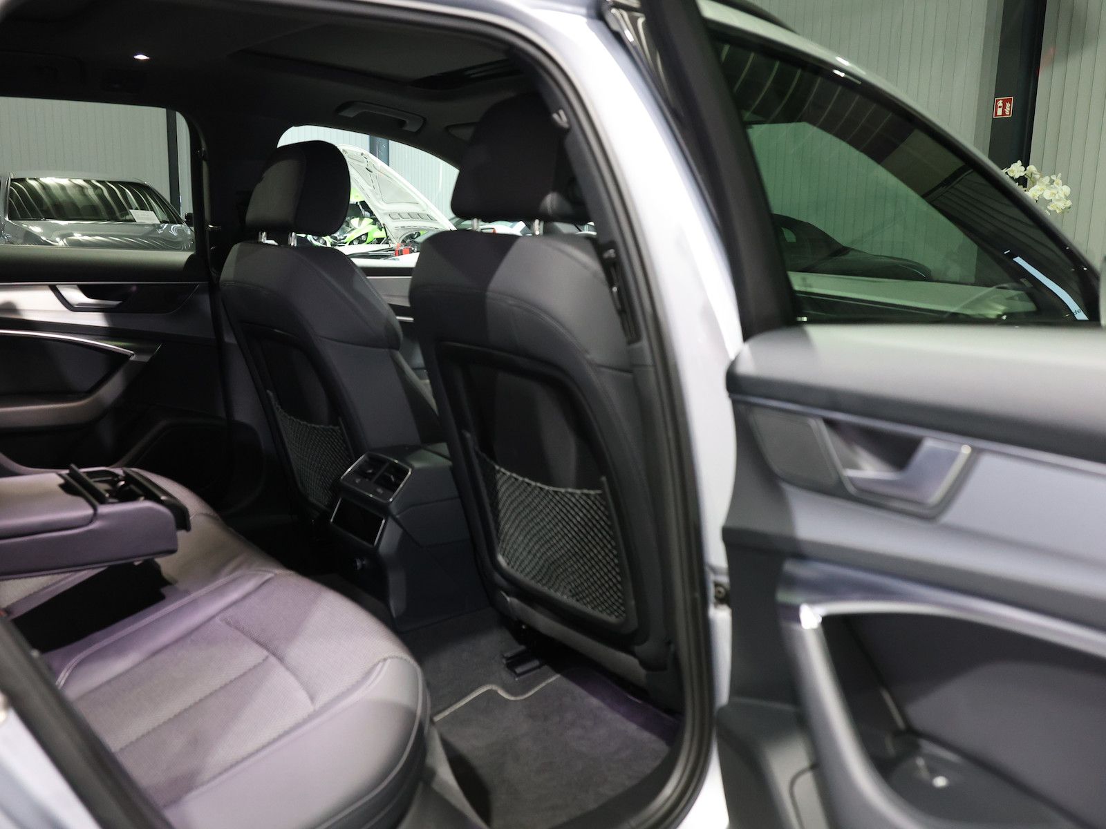 Audi A6 Avant 40 TDI S-LINE BLACK / PANORAMA, LED, VC