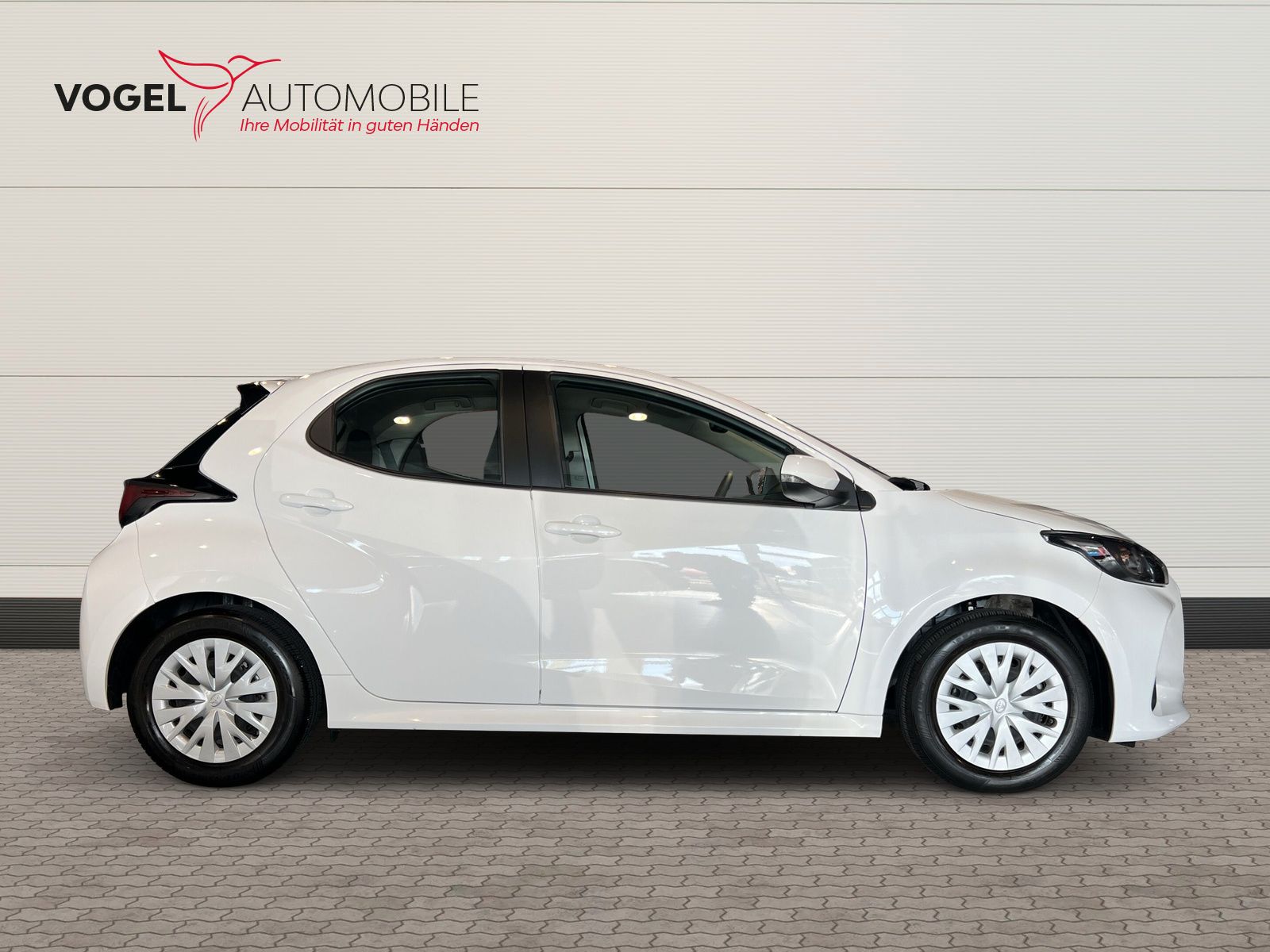 Toyota Yaris 1.5 Hybrid Business Edition - Samsaru's Car Outlet