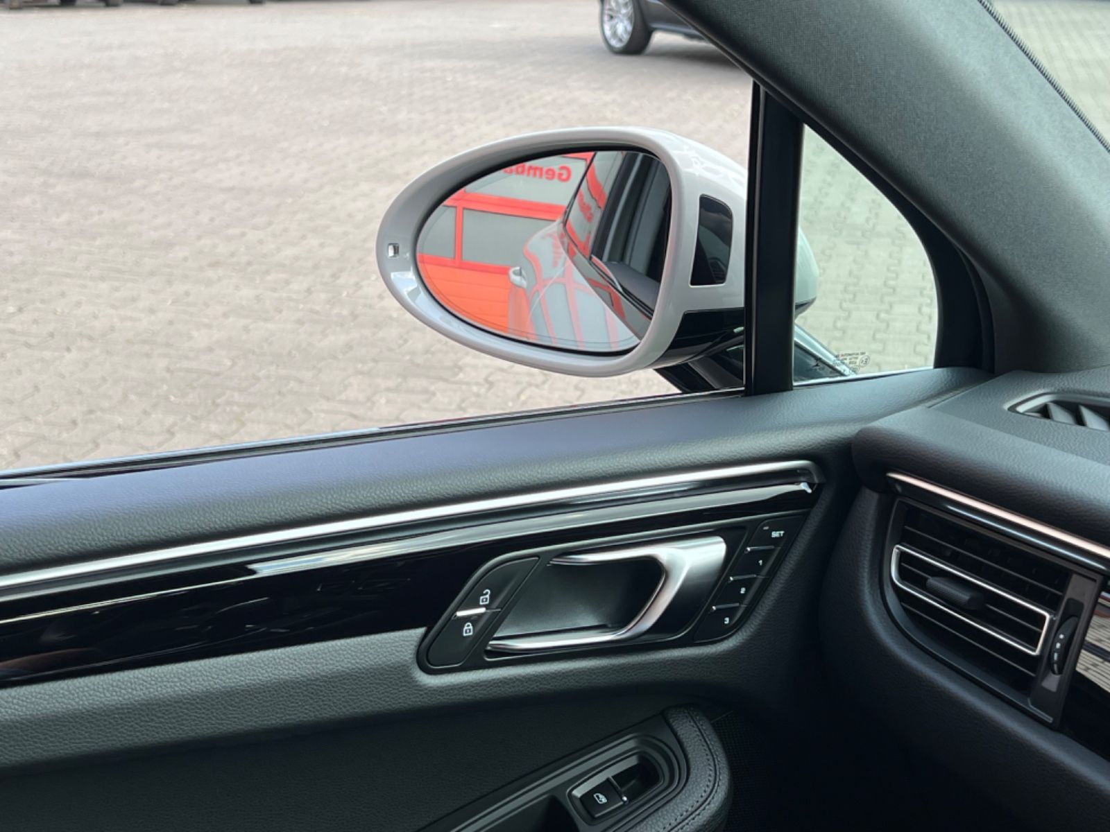 Porsche MACAN S SPORT DESIGN, RHD RECHTSLENKER