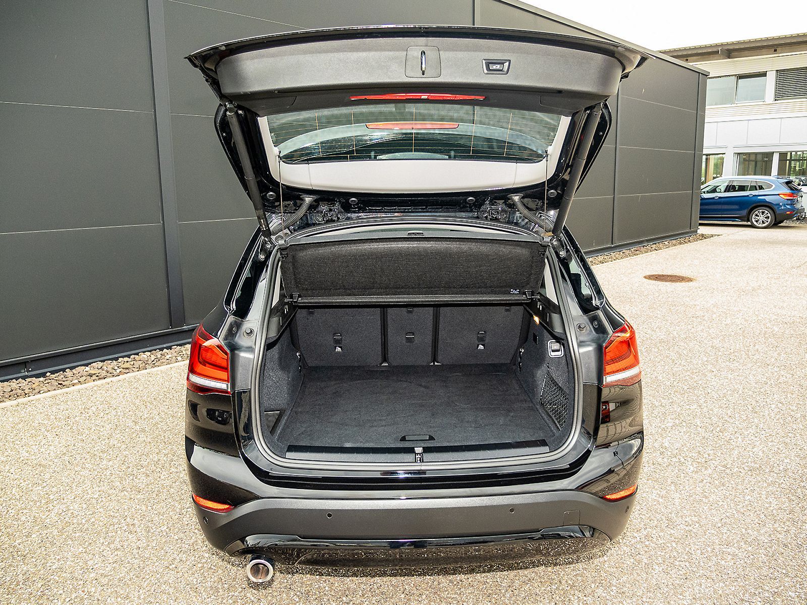 BMW X1 xDrive25eA - Samsaru's Car Outlet