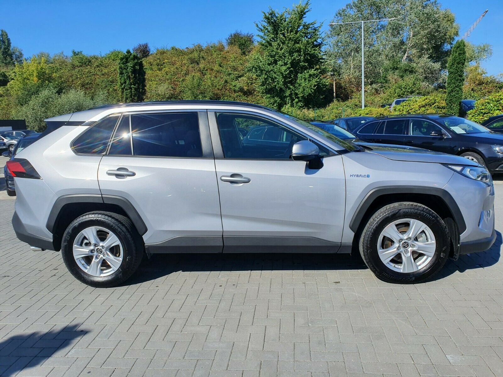 Toyota RAV 4 2.5 Hybrid - Samsaru's Car Outlet
