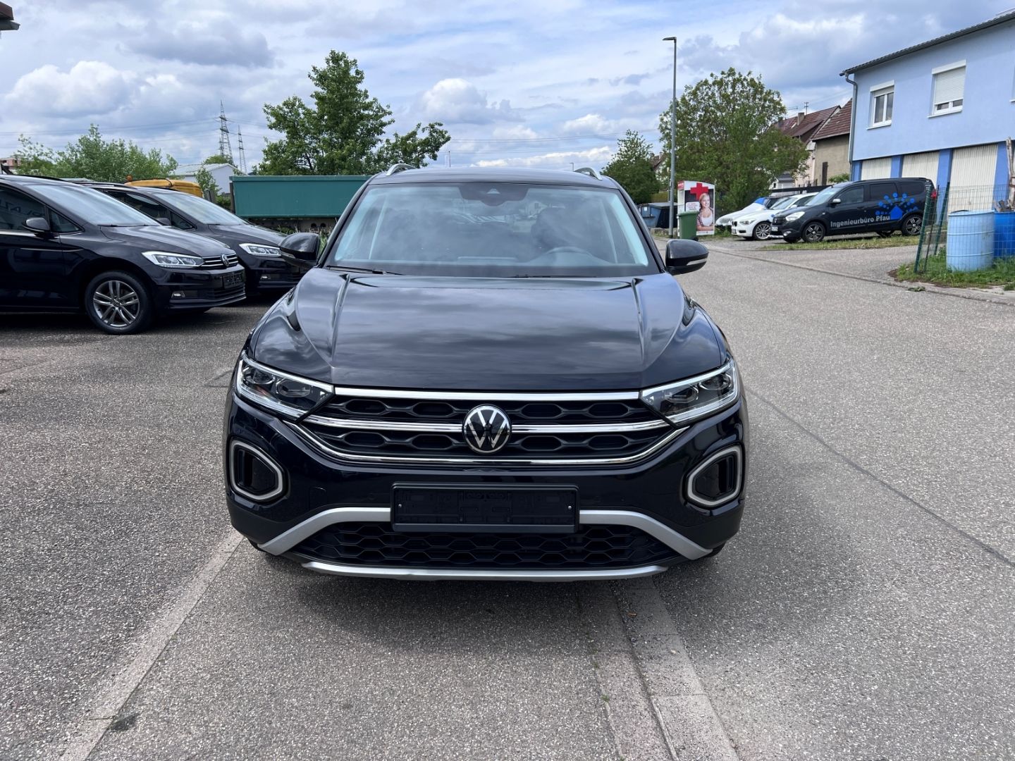Volkswagen T-Roc 1.0TSI Style - Samsaru's Car Outlet