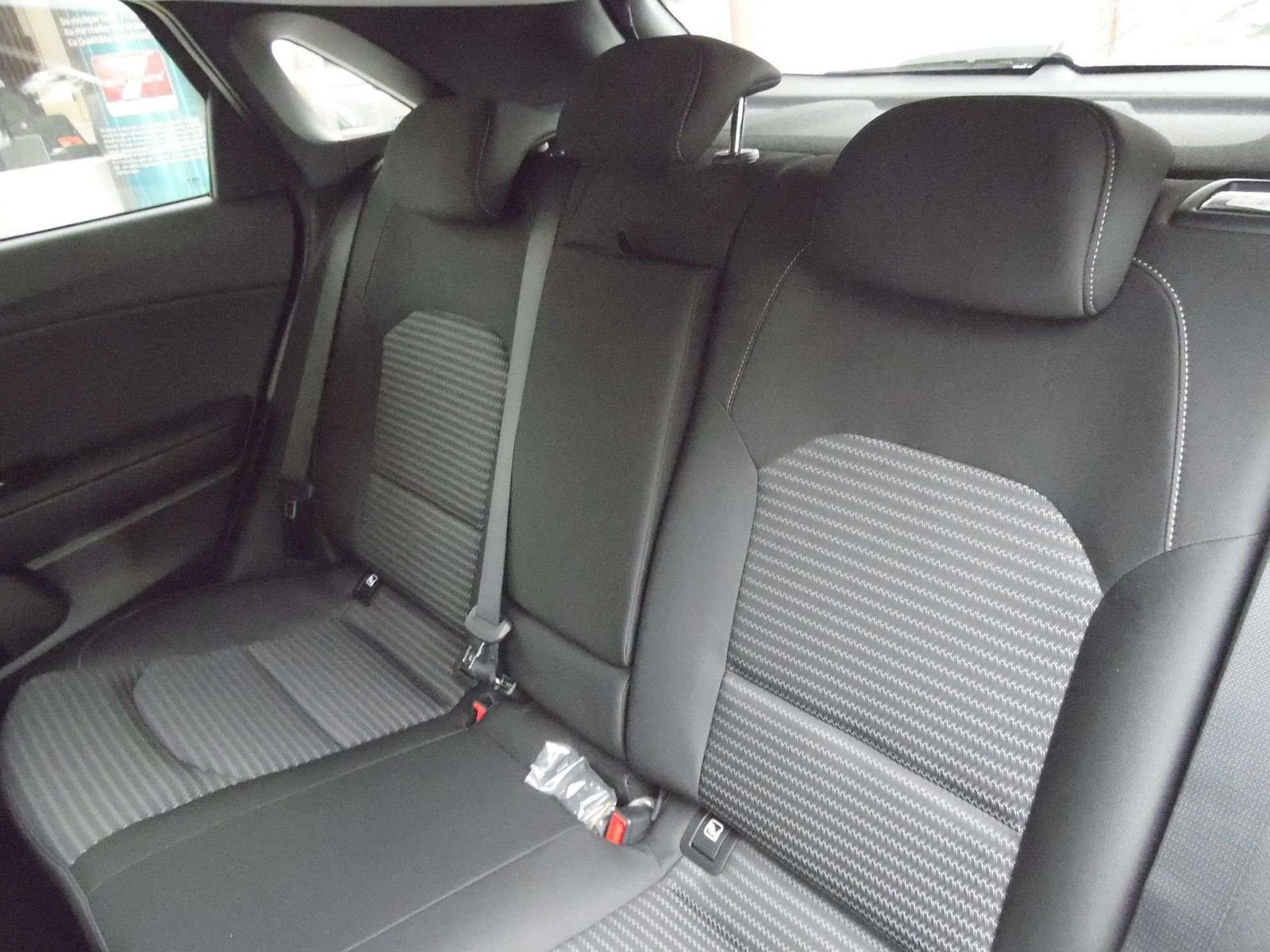 Kia Ceed Vision 1.5T DCT7 - Samsaru's Car Outlet