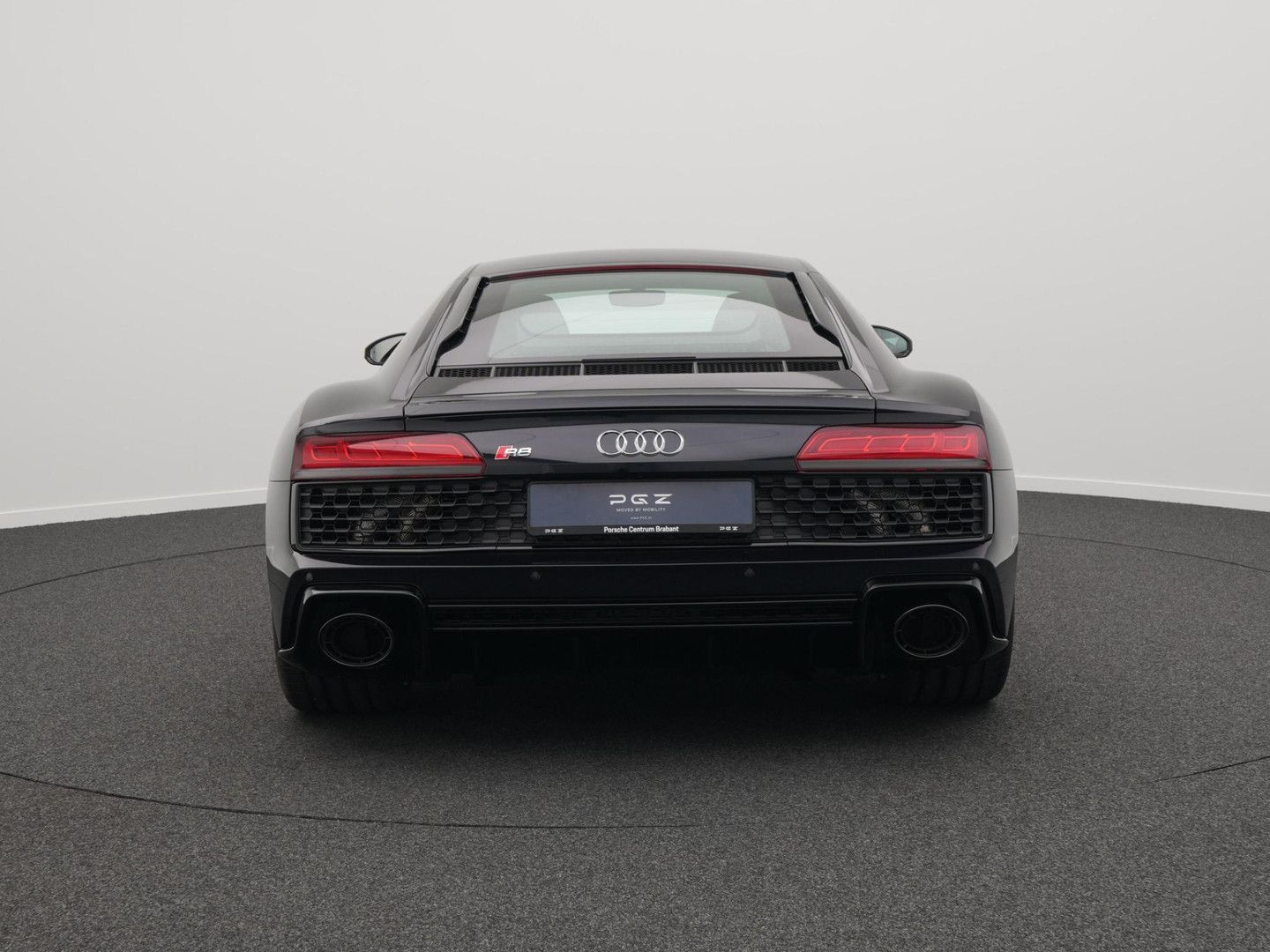 Audi R8 5.2 performance RWD - Samsaru's Car Outlet