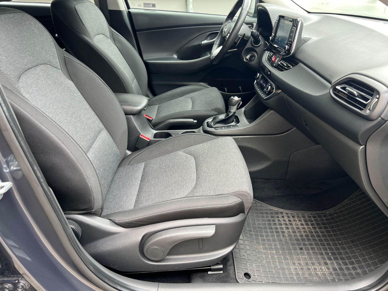 Hyundai i30 Trend Mild-Hybrid - Samsaru's Car Outlet