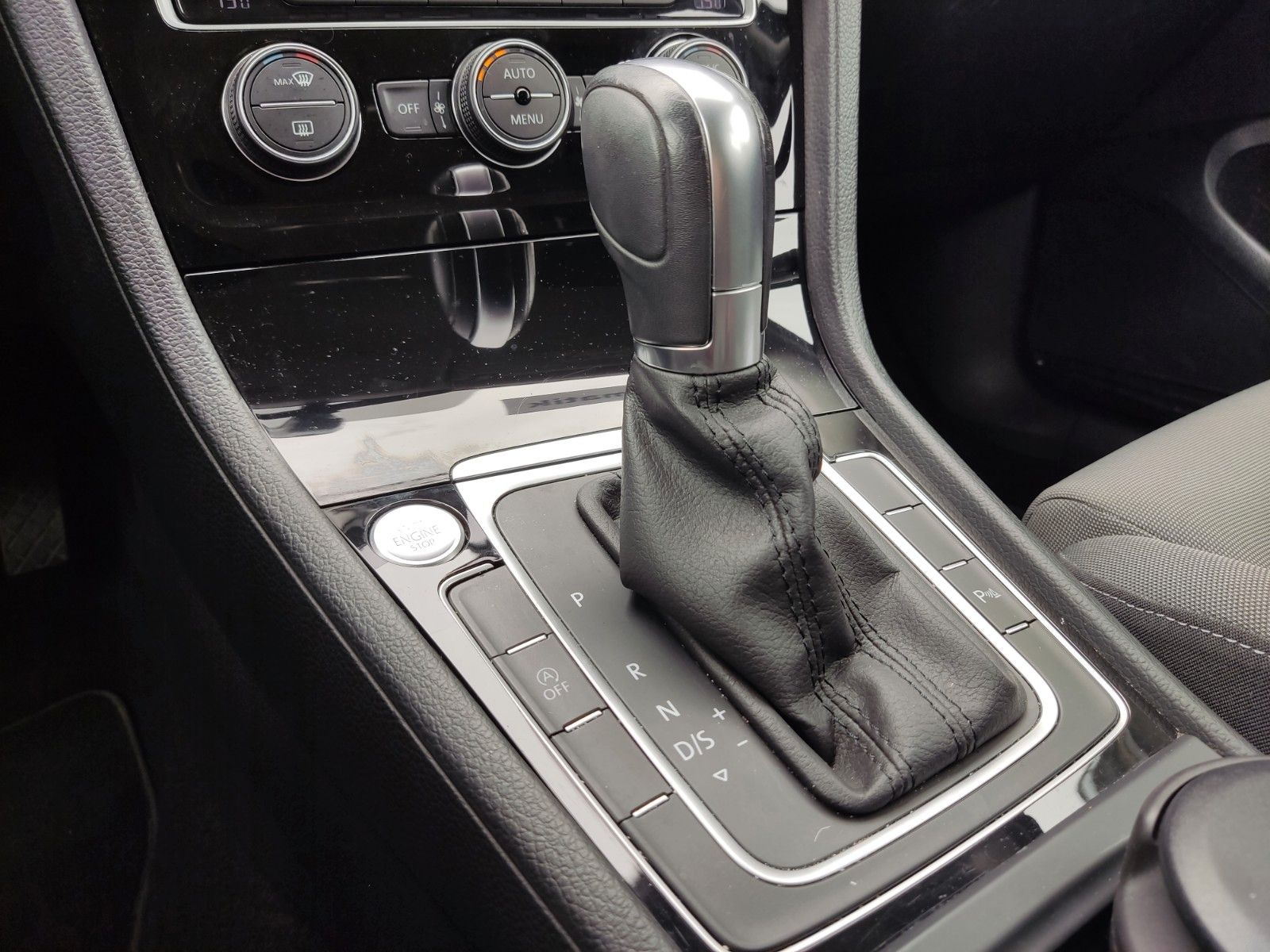 Volkswagen Golf 1.5 TSI DSG Highline - Samsaru's Car Outlet