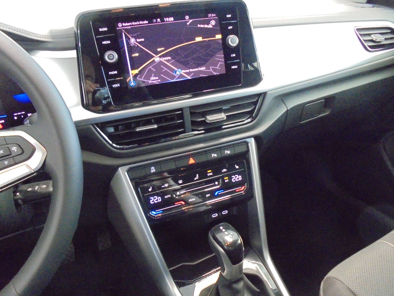 Volkswagen T-Roc TDI DSG Life - Samsaru's Car Outlet