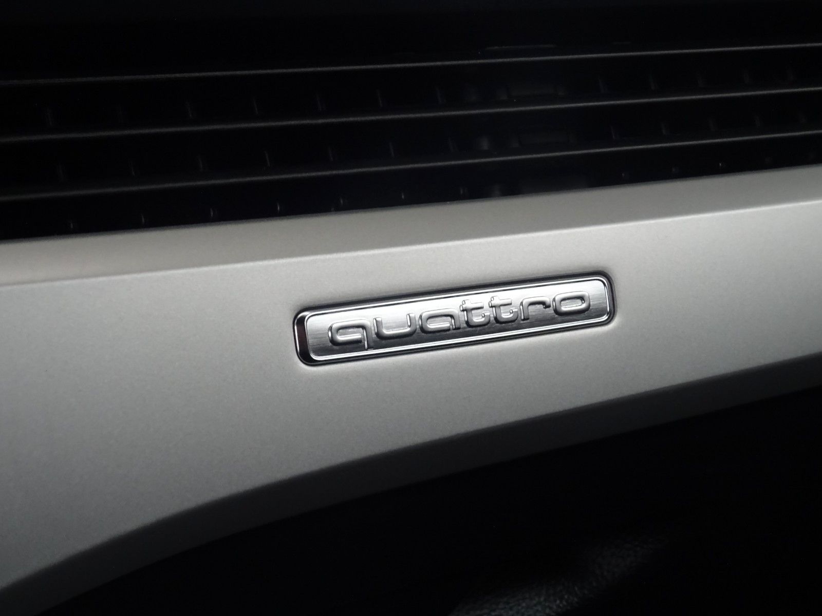 Audi A4 40 2.0 TDI QUATTRO*OPTIK SPORT PAKET*