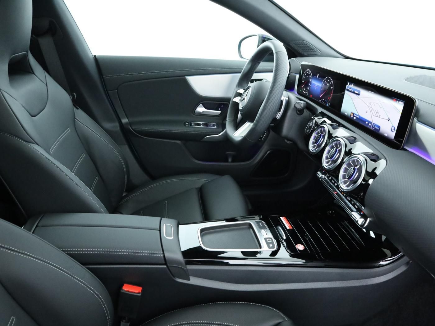 Mercedes-Benz CLA 220 4M Coupé - Samsaru's Car Outlet
