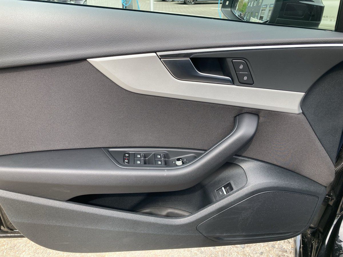 Audi A4 Avant 35 TFSI S line - Samsaru's Car Outlet