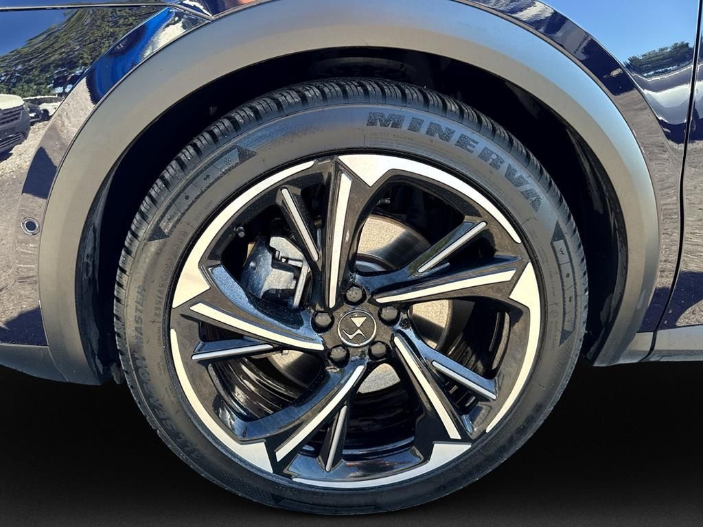 DS Automobiles DS7 Crossback E-Tense 4x4 Louvre