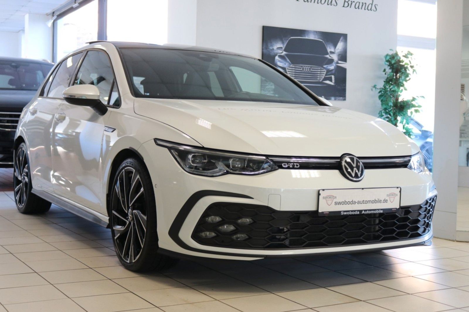 Volkswagen Golf VIII GTD AHK HUD STHZ Matrix Pano Kamera