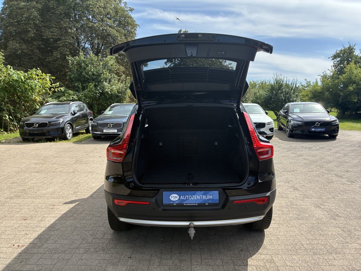 Volvo XC40 T2 Core  Anhängerzug