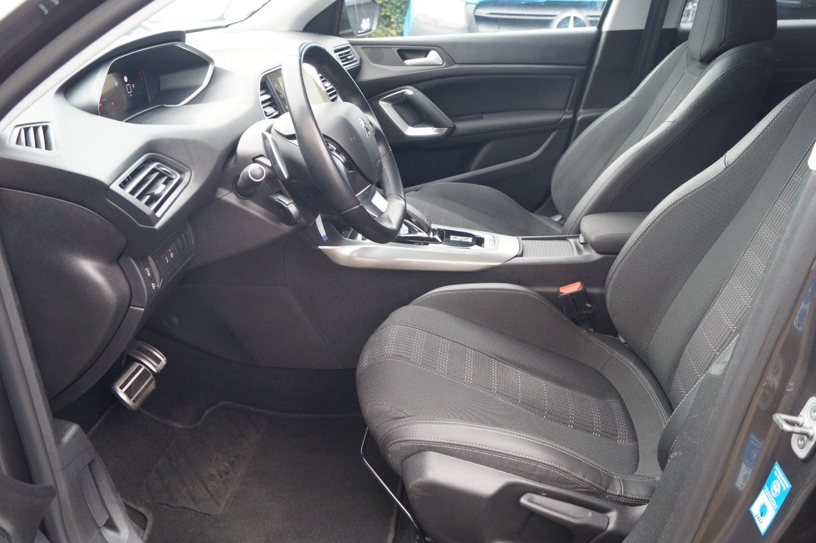 Peugeot 308 SW Allure - Samsaru's Car Outlet