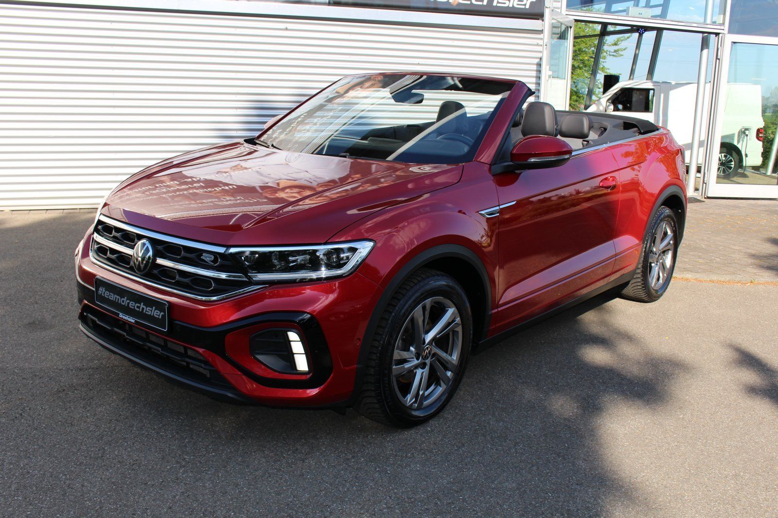 Volkswagen T-Roc 1.5 TSI DSG R-Line - Samsaru's Car Outlet