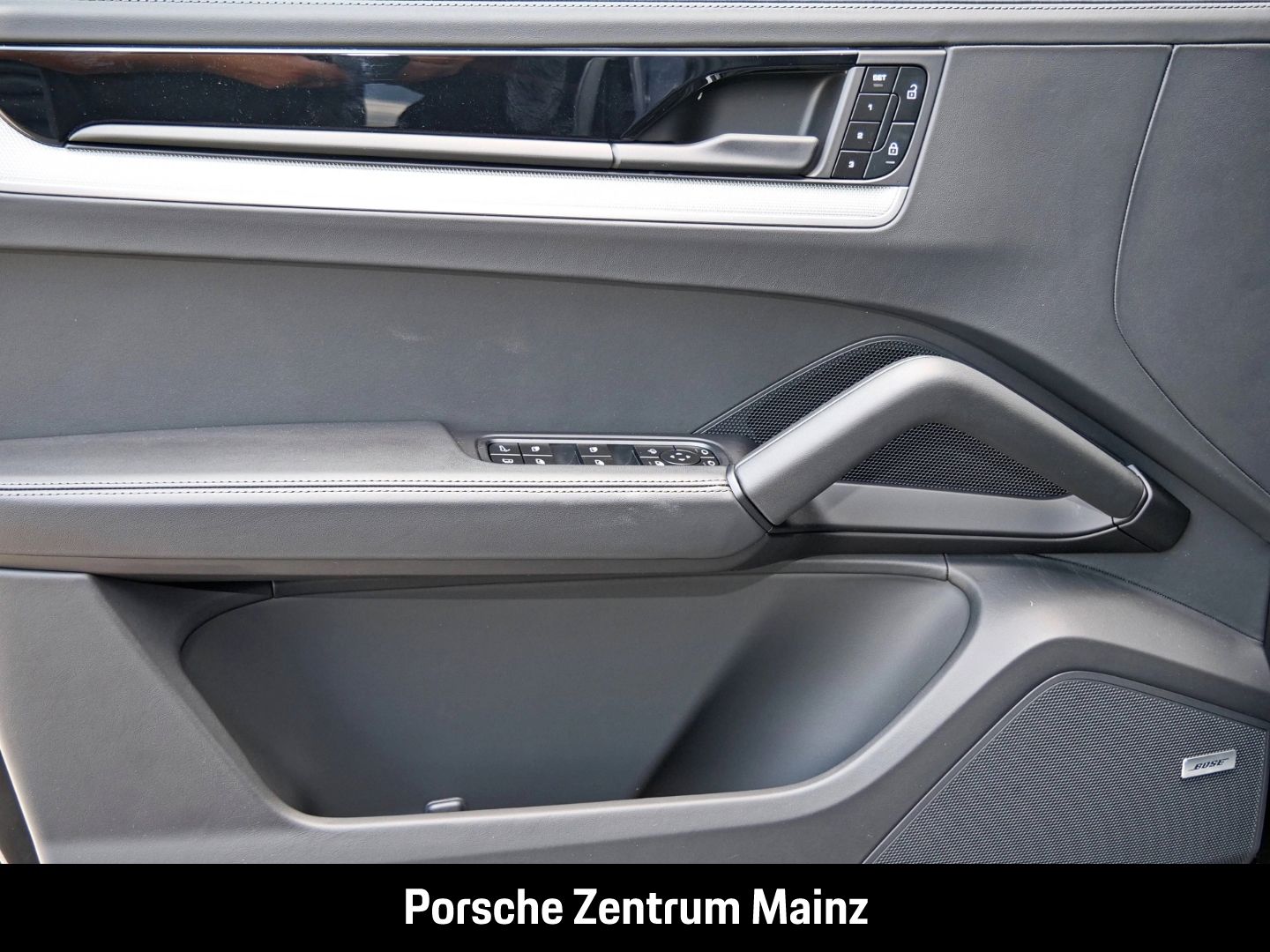 Porsche Cayenne E-Hybrid Bose,Spo.Aga.,HA-Lenkung,HDMatr