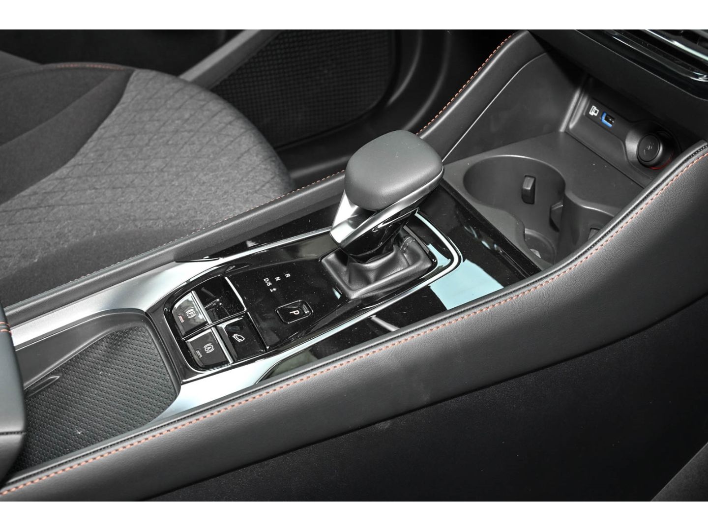 MG HS COMFORT AT+ALLWETTER+LED+DAB+NAVI+CARPLAY+AND