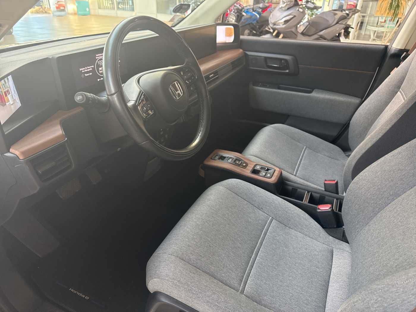 Honda e e Advance 17-Zoll *Ganzjahresreifen*