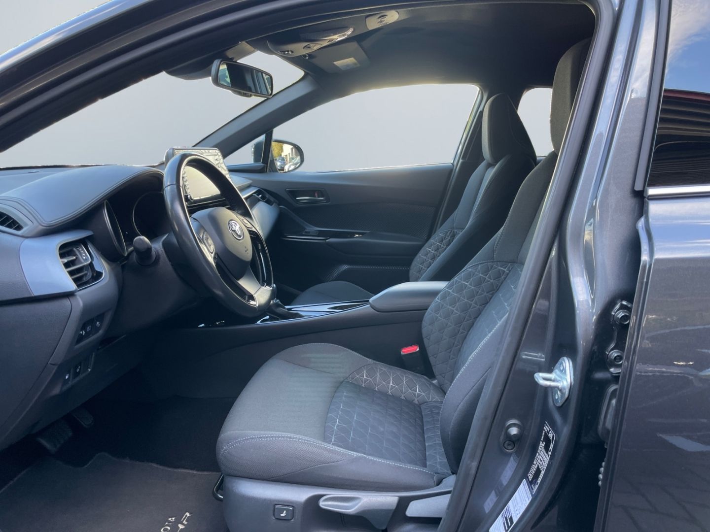 Toyota C-HR 2.0 Hybrid Team D *LED*ACC*CarPlay*CAM*SHZ*