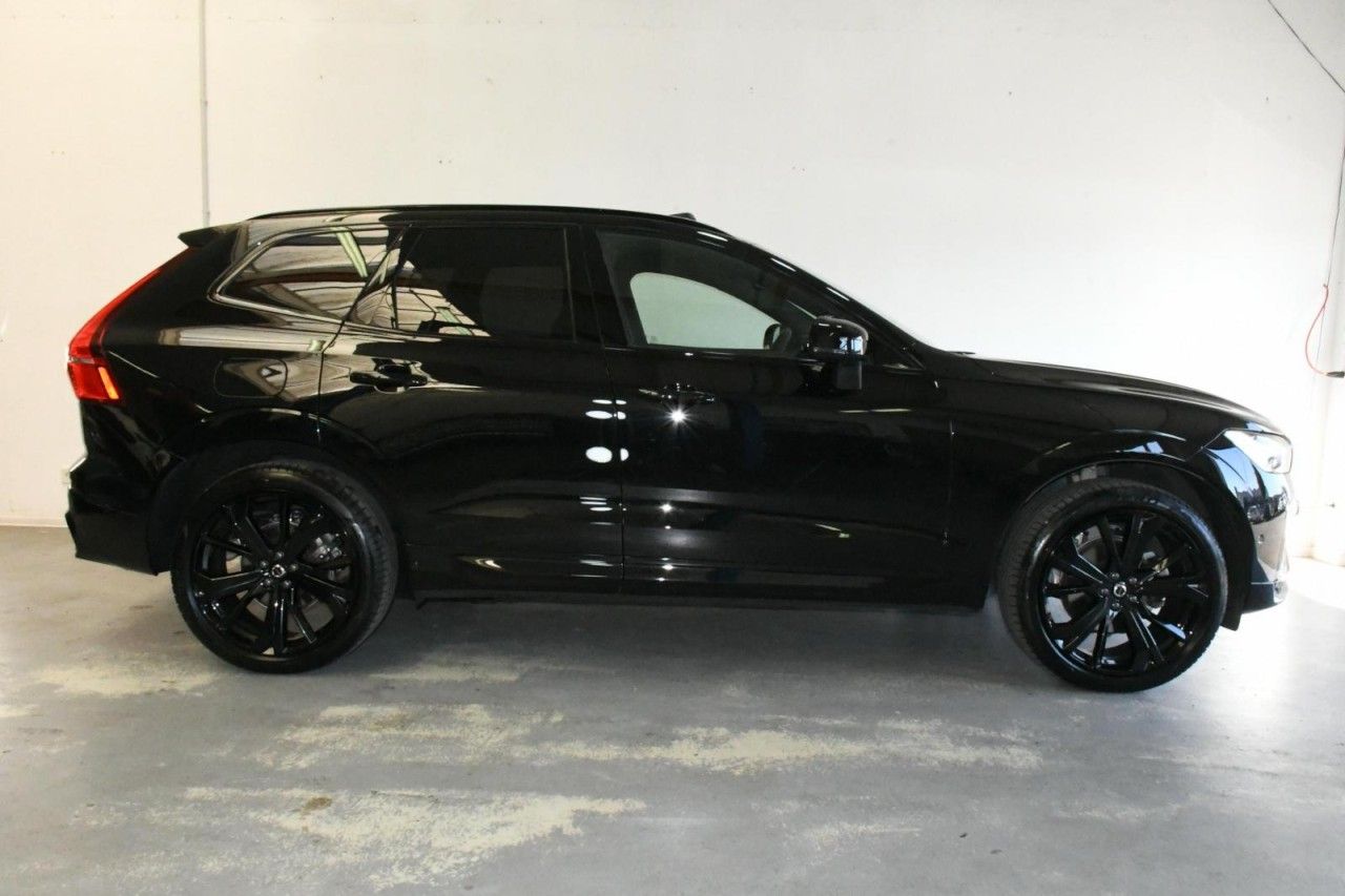 Volvo XC60 Ultra Black AWD ACC*H&K*HuD*360*PANO*MASSAG
